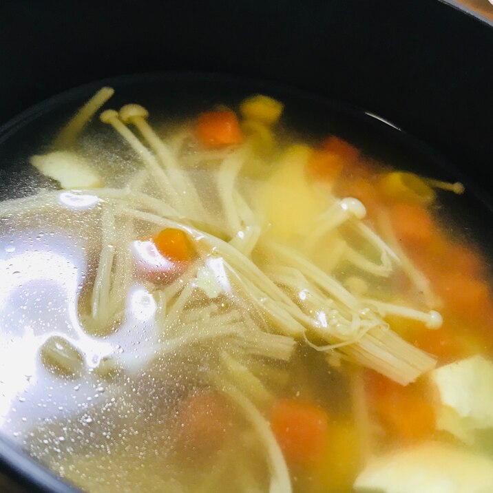 ミックスベジタブルを使ったカレー風味コンソメスープ